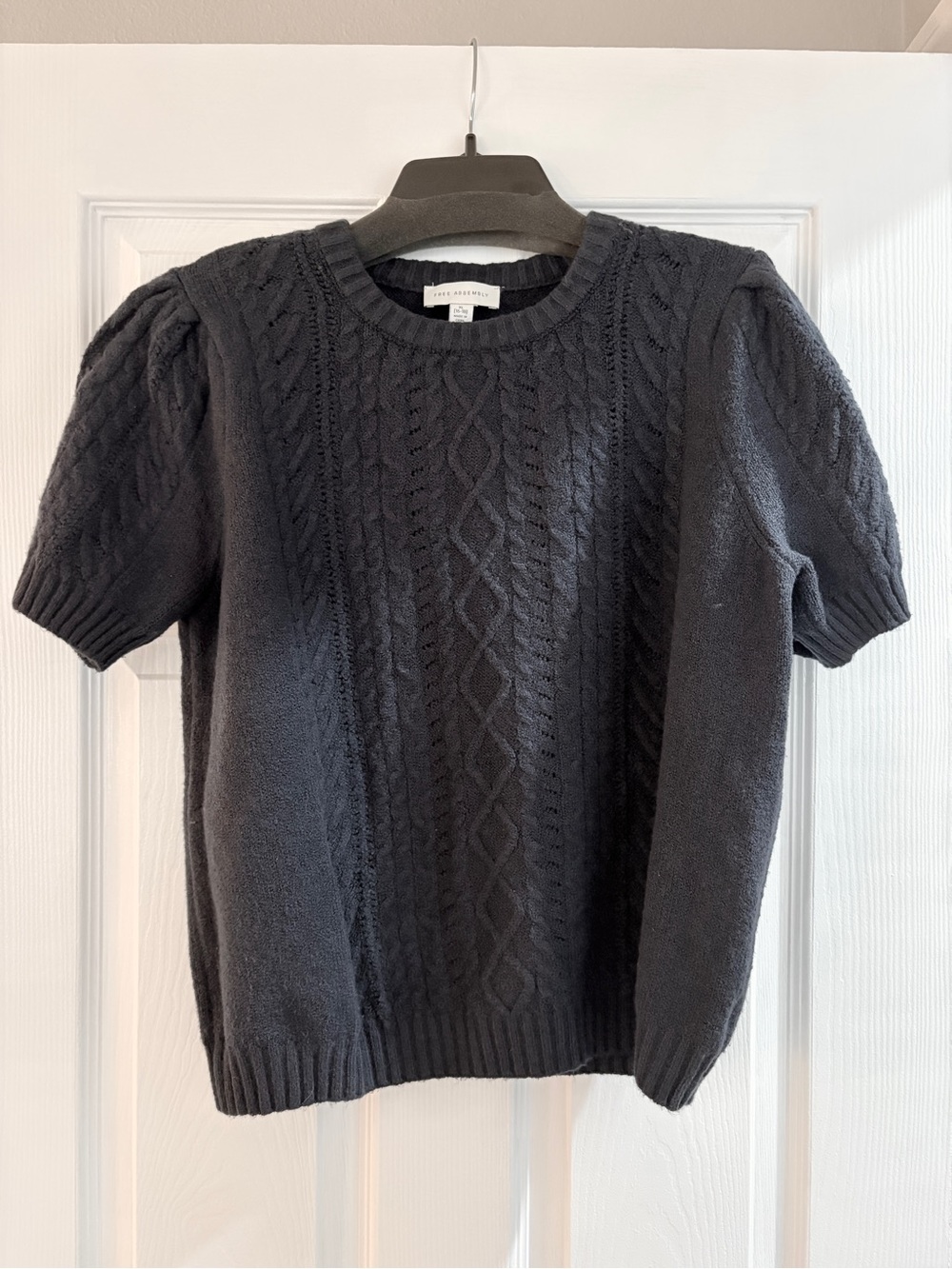 Short Sleeve Cable Knit Crewneck Sweater - Navy Blue Sz XL